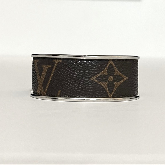 𝗟𝗢𝗨𝗜𝗦 𝗩𝗨𝗜𝗧𝗧𝗢𝗡 Cuff (S) - Picture 5 of 5